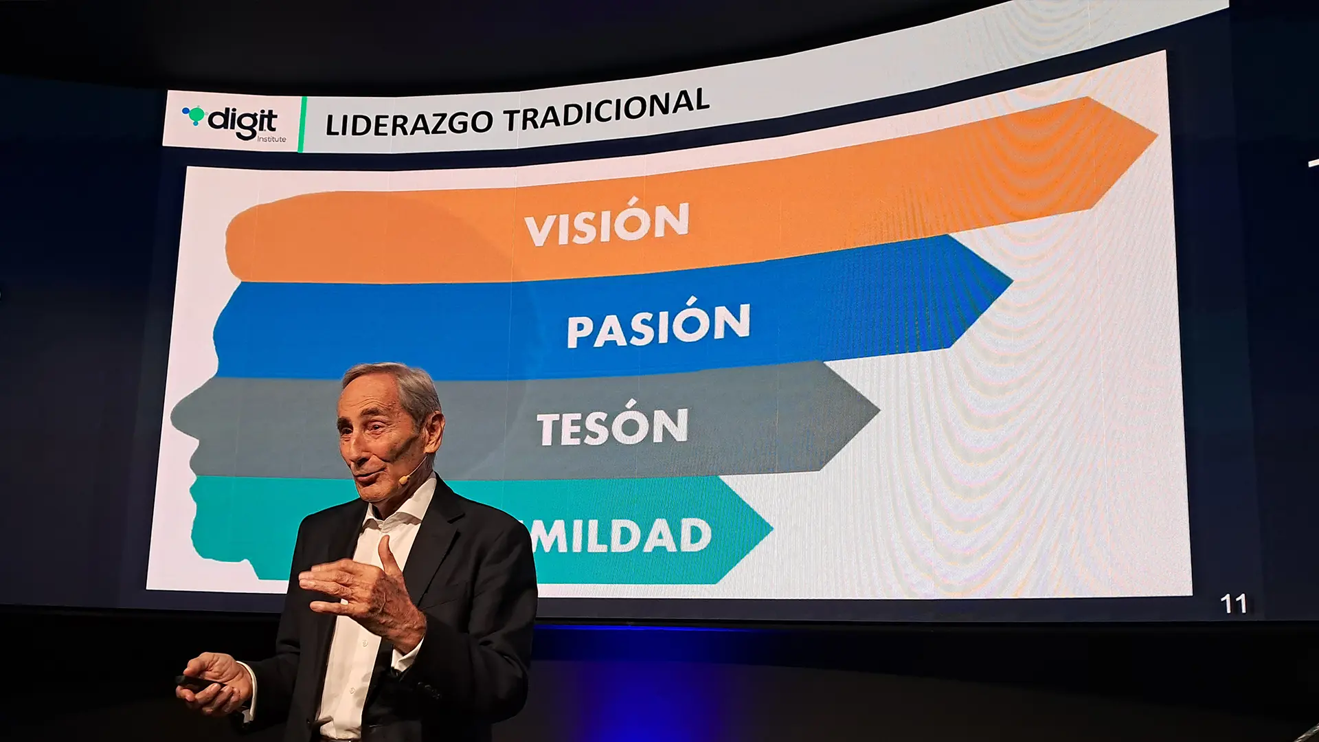 Lecciones de Julio Linares sobre la tecnología: comunicación, aprendizaje y liderazgo en la era digital